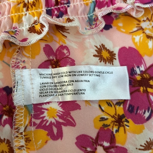 A Love Story Floral Top Size XL - Picture 9 of 10